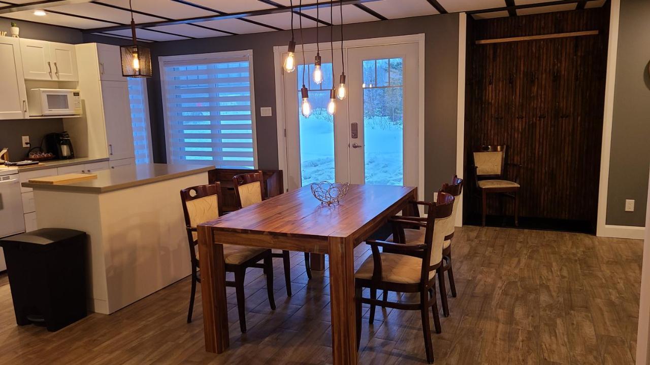 Condo-Chalet De La Vallee D'Edouard LʼAnse-Saint-Jean 外观 照片